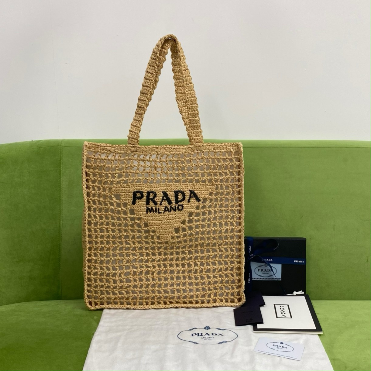 Prada_1BG393_Tote-36x3x3